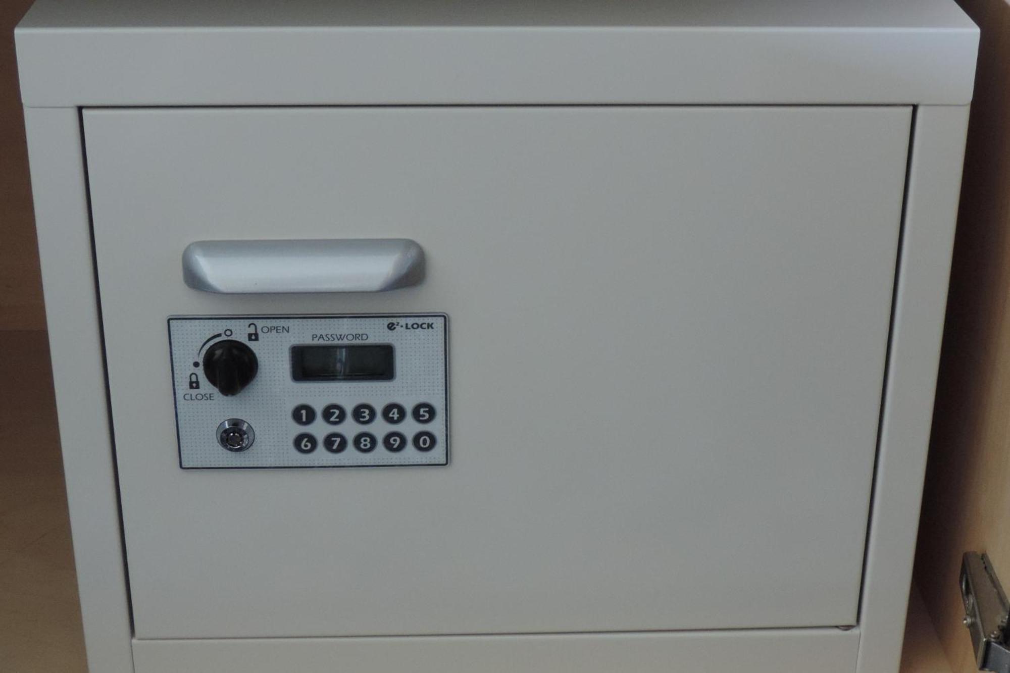 Hotel New Otani Ósaka Exteriér fotografie A safe