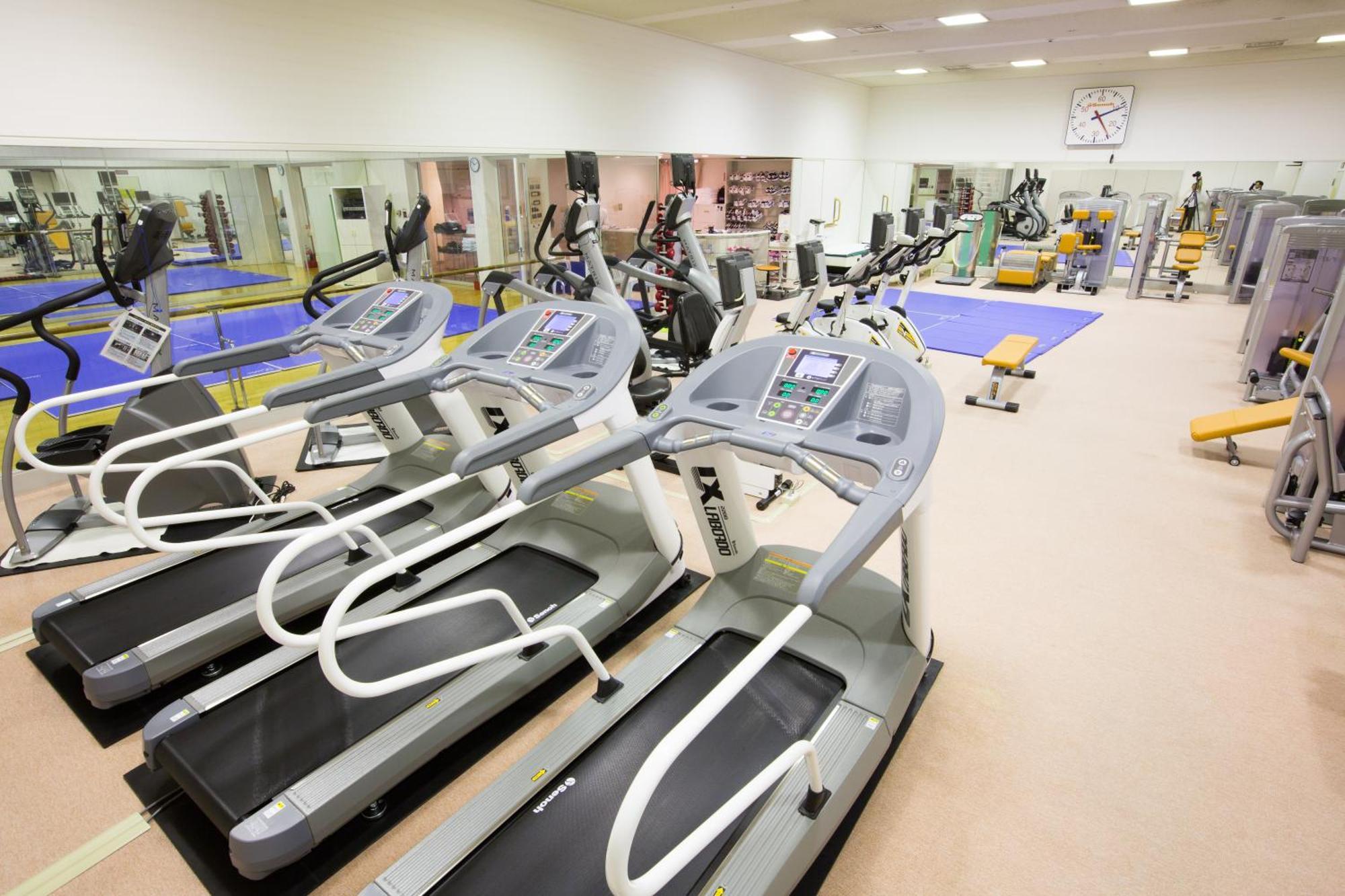 Hotel New Otani Ósaka Exteriér fotografie The gym at the National Rehabilitation Centre