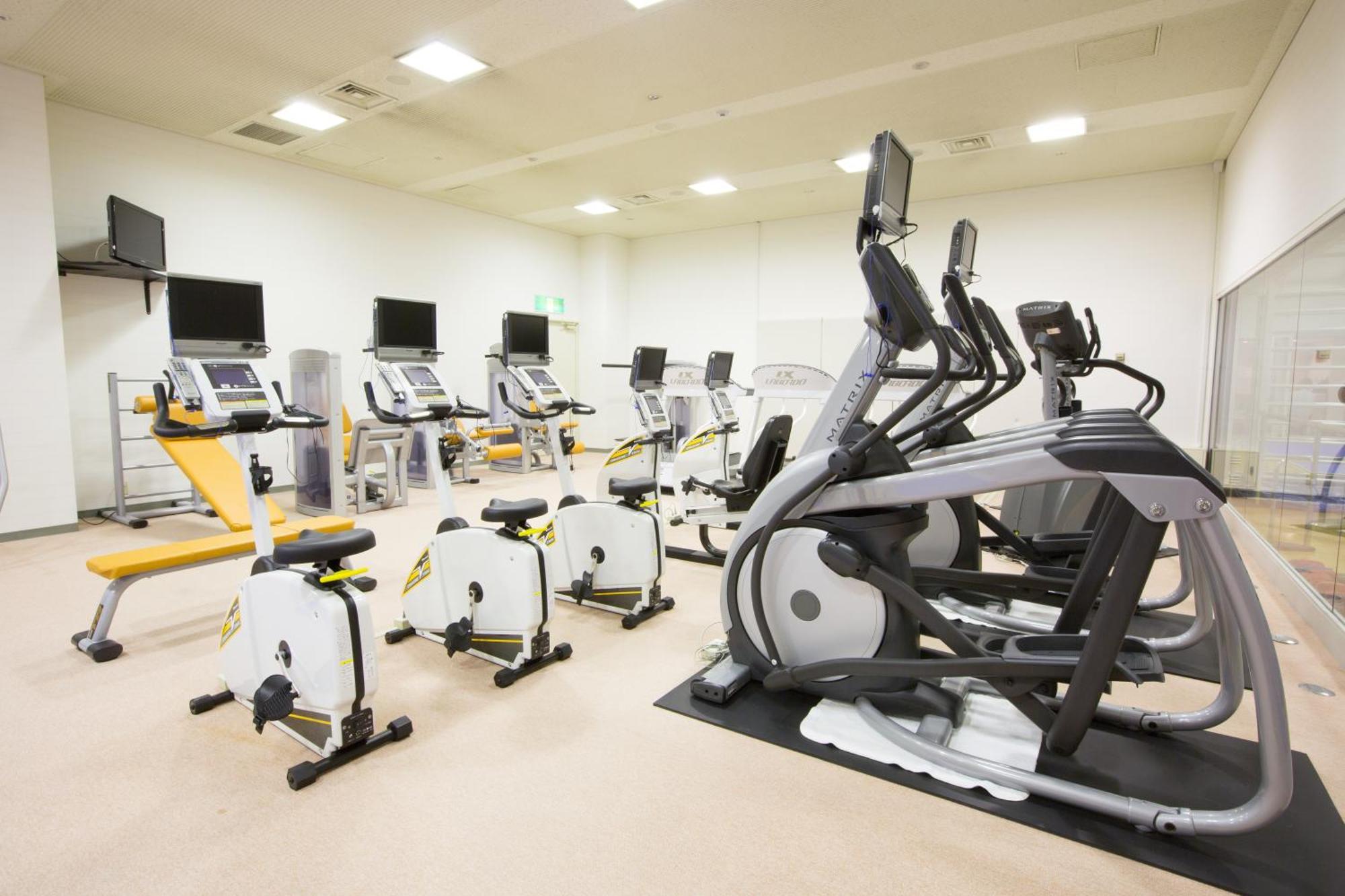 Hotel New Otani Ósaka Exteriér fotografie A typical gym